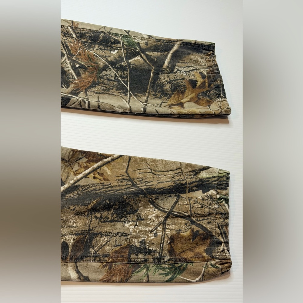 Realtree Camo Cargo Pants with Pink Waistband Detail - Size 6-8 SM - Picture 4 of 14